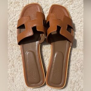 NWOT Oran-Style Sandals